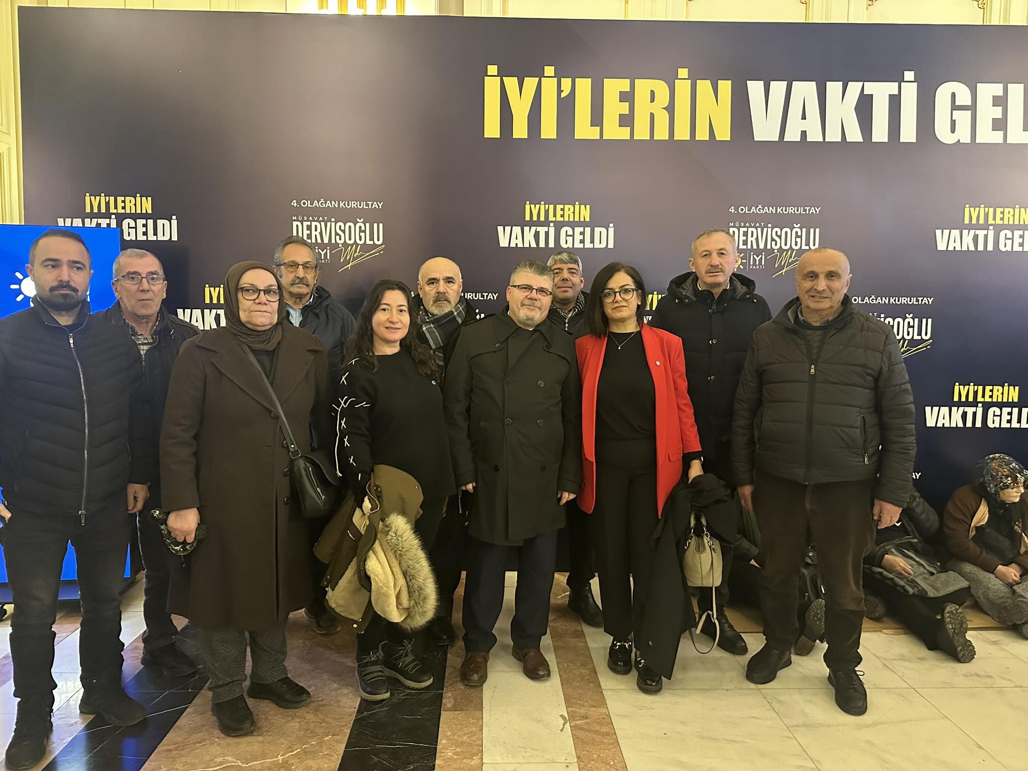 İYİ Parti Kurultayında Coşku: İYİ’lerin Vakti Geldi Mesajı Salonu Sardı